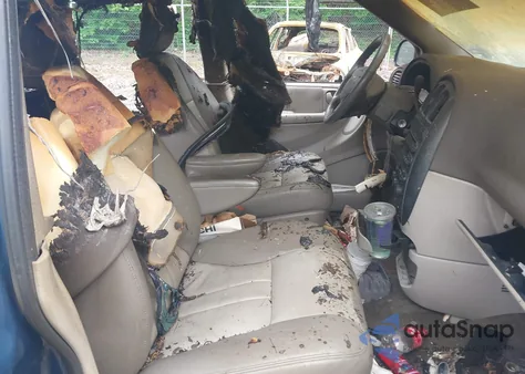 2005 Dodge Grand Caravan Sxt z USA, uszkodzony, nr VIN 2D4GP44LX5R300649